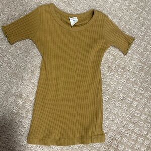 Kate Quinn mustard yellow 4T